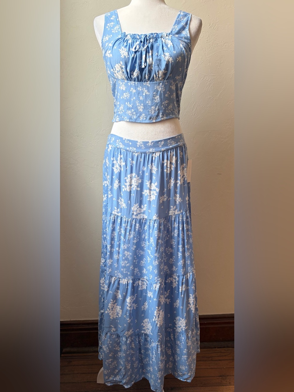 No Comment Blue Floral Crop Top & Tiered Maxi Skirt Set NWT Large